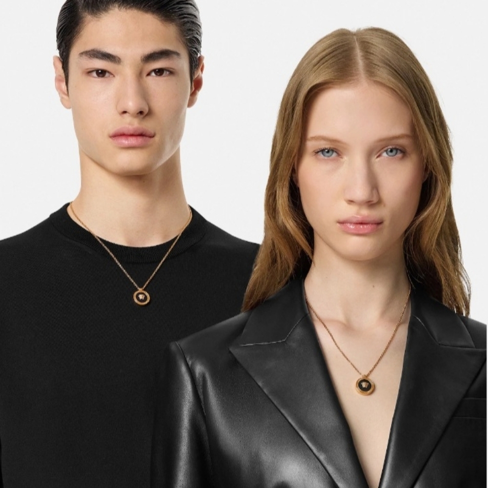 Versace Greca Medusa Round Pendant Gold Chain Necklace Tag Logo Unisex Jewelry